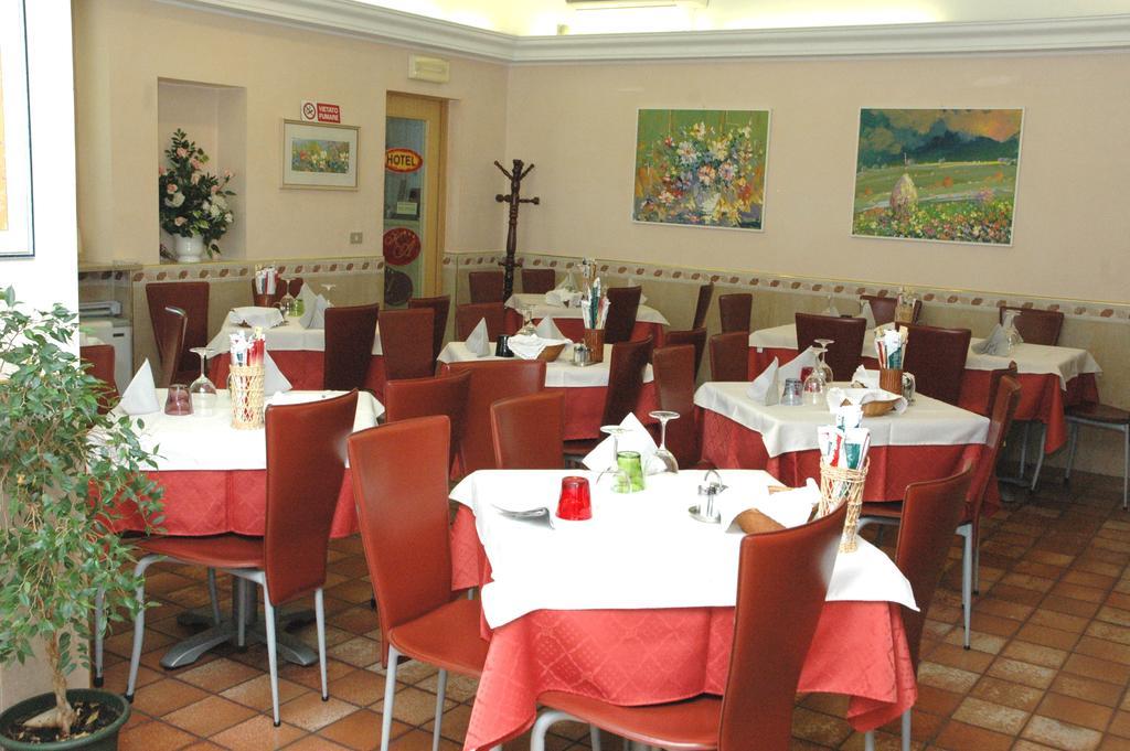 Hotel Da Angela Sedegliano Esterno foto