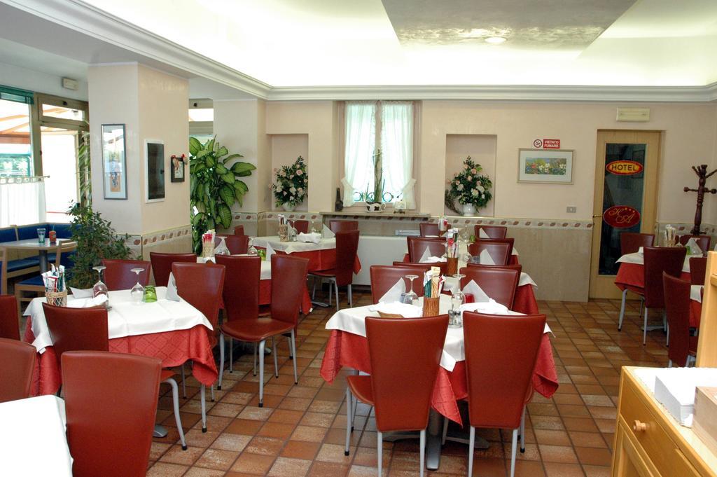 Hotel Da Angela Sedegliano Esterno foto